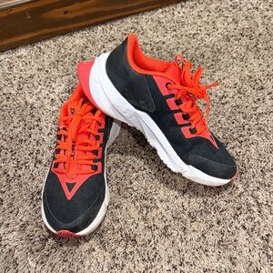 Under Armour tennis shoes